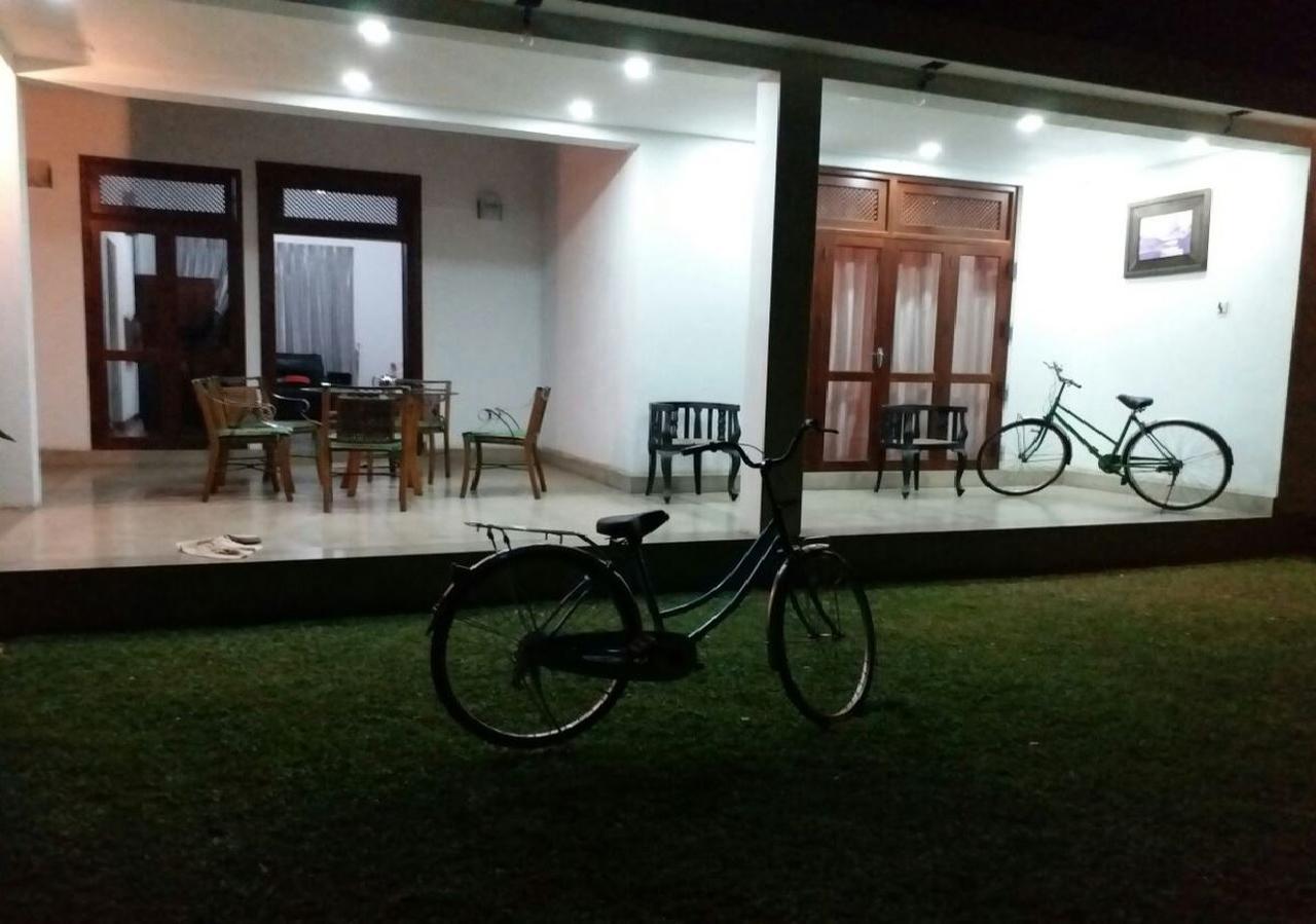 Negombo Holiday Home Buitenkant foto